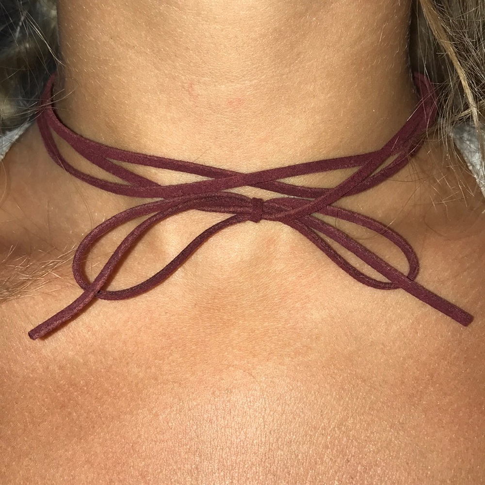 Bow tie choker necklace